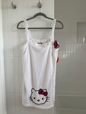 NWT Hello Kitty Sanrio White Sleeveless Robe Size L/XL